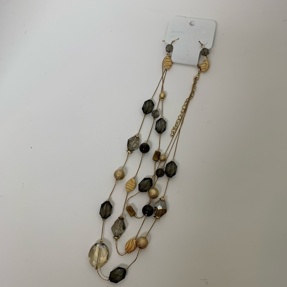 NWT Charming Charlie Earring and Necklace Set